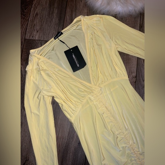 NWT💫 PLT Oriana lemon plunge rushed bodycon dress - Picture 7 of 16